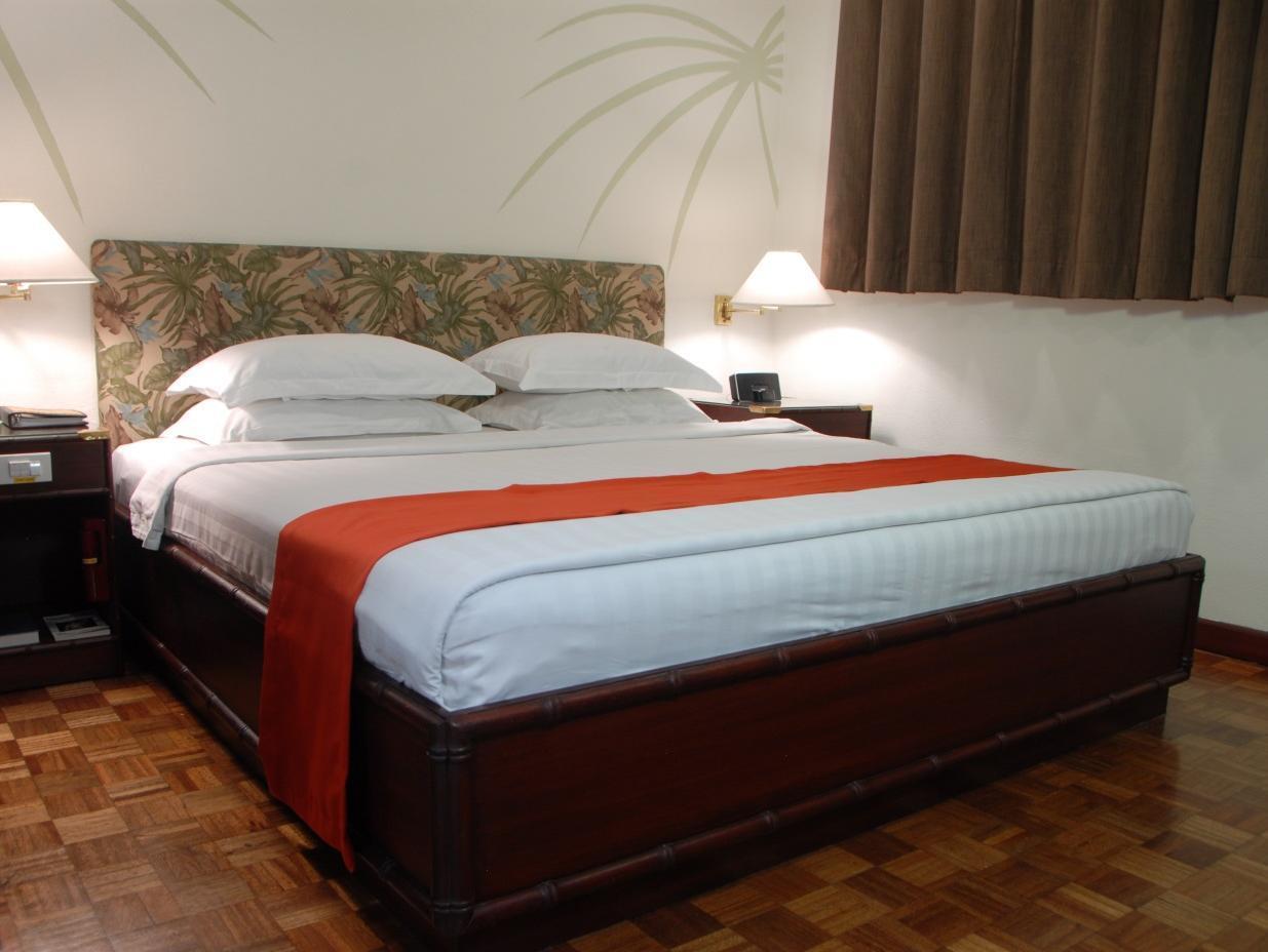 Oasis Hotel Angeles Bagian luar foto