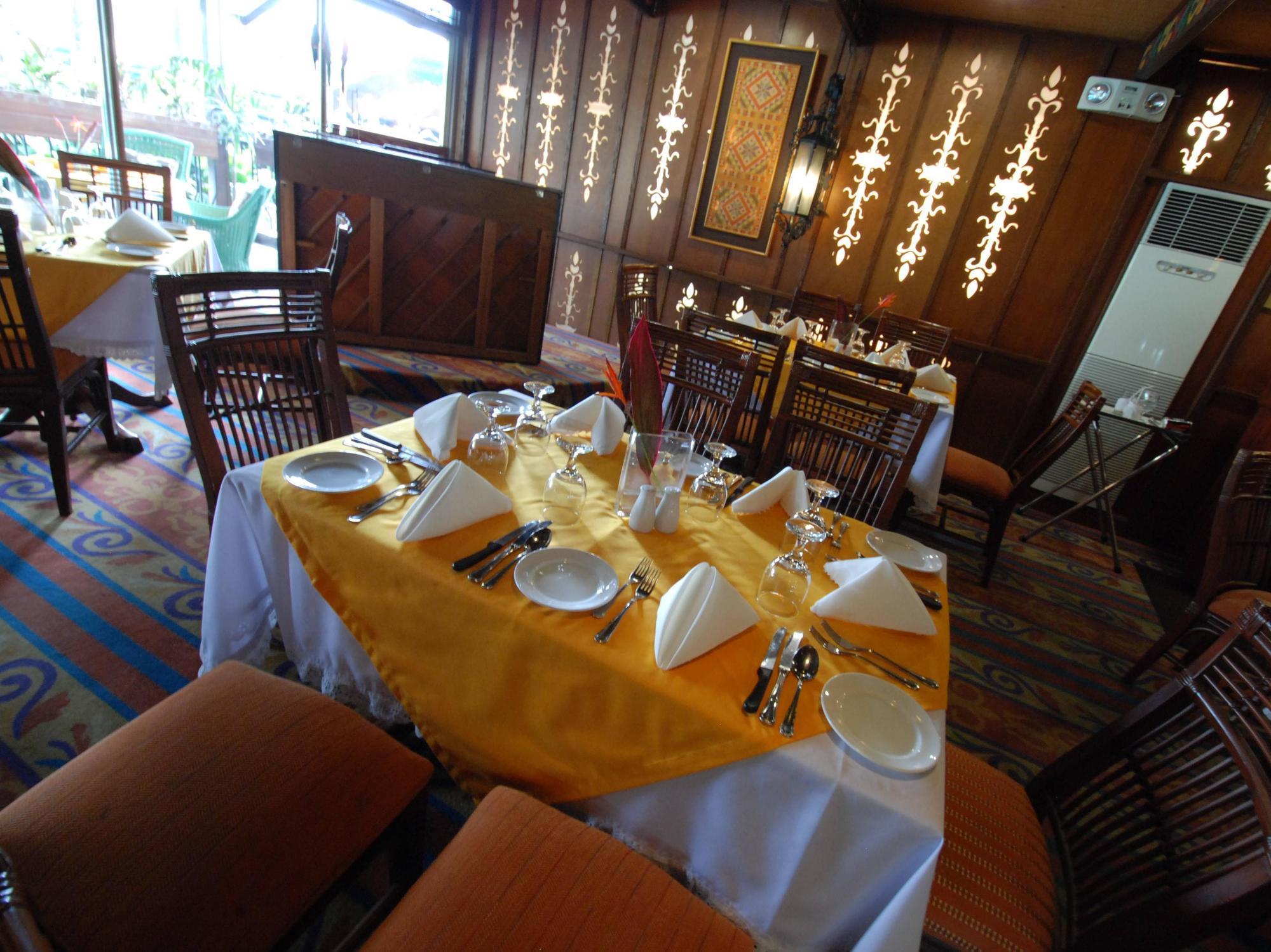 Oasis Hotel Angeles Bagian luar foto