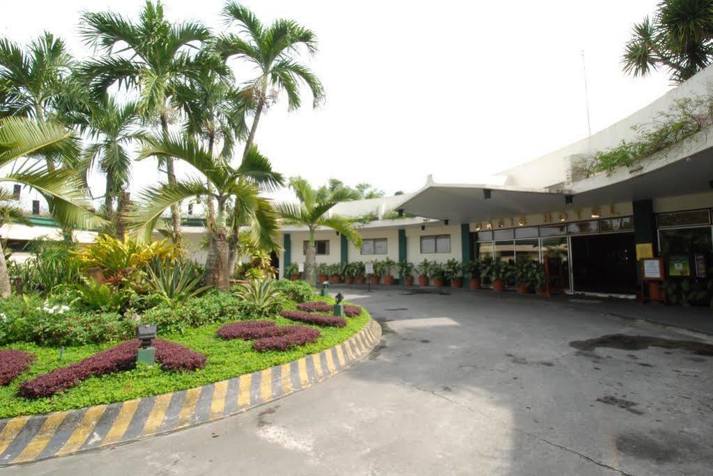 Oasis Hotel Angeles Bagian luar foto