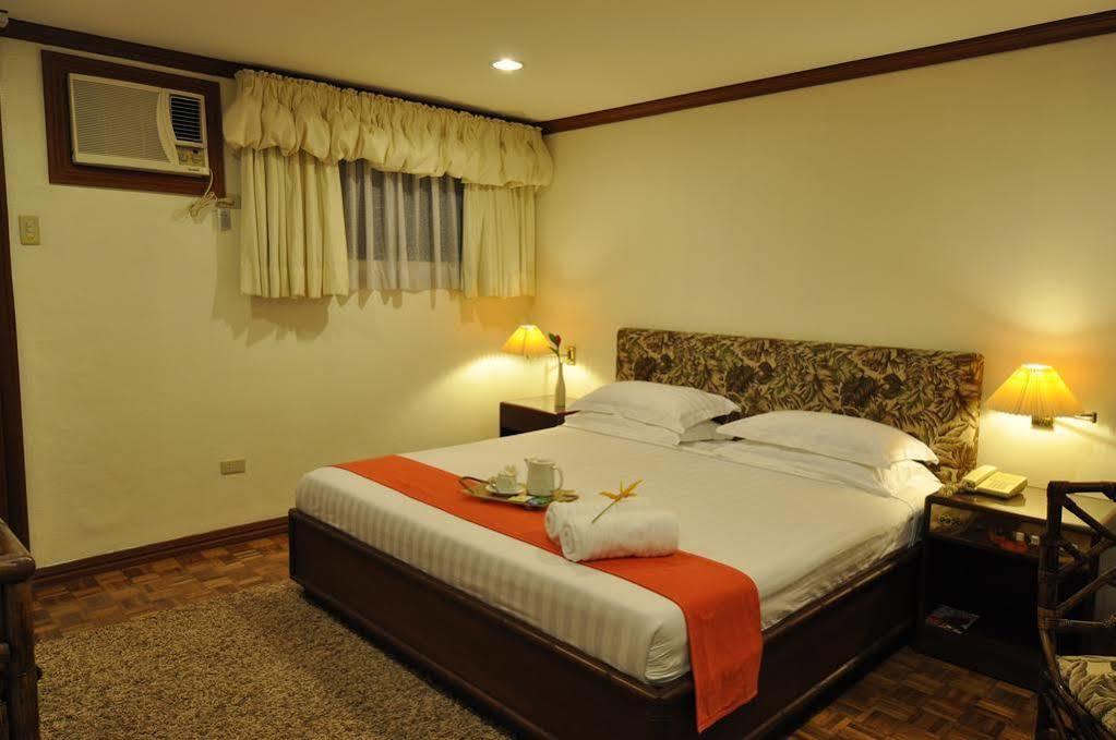 Oasis Hotel Angeles Bagian luar foto