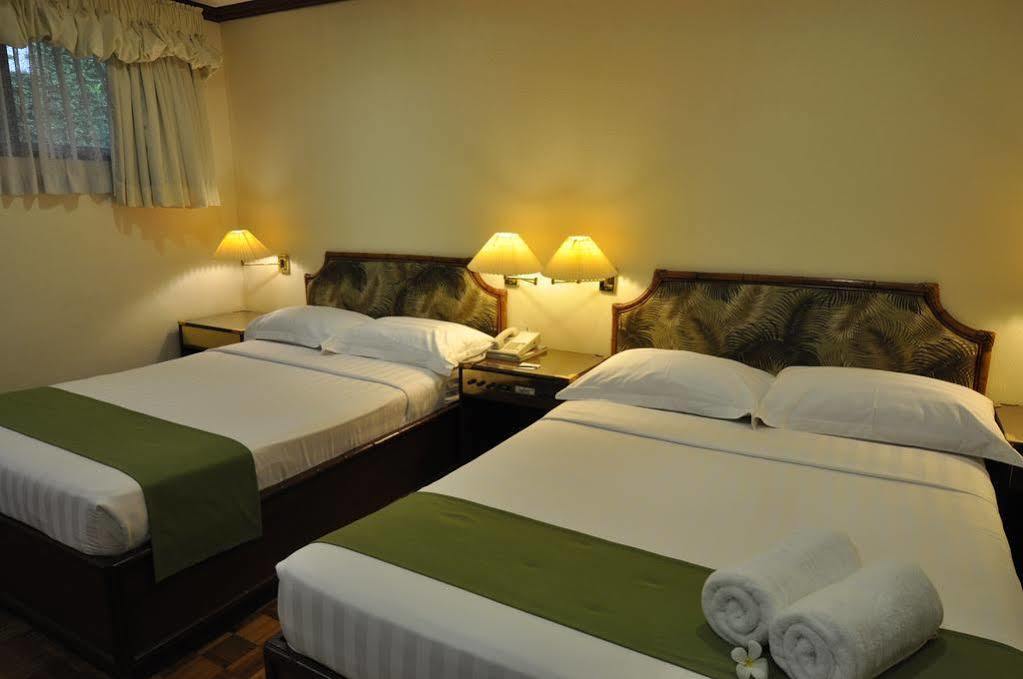 Oasis Hotel Angeles Bagian luar foto