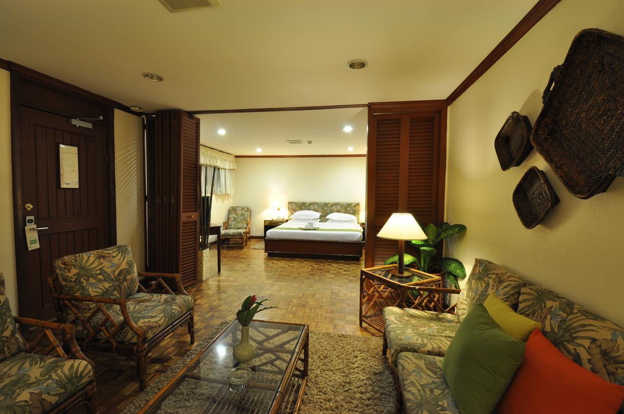 Oasis Hotel Angeles Bagian luar foto