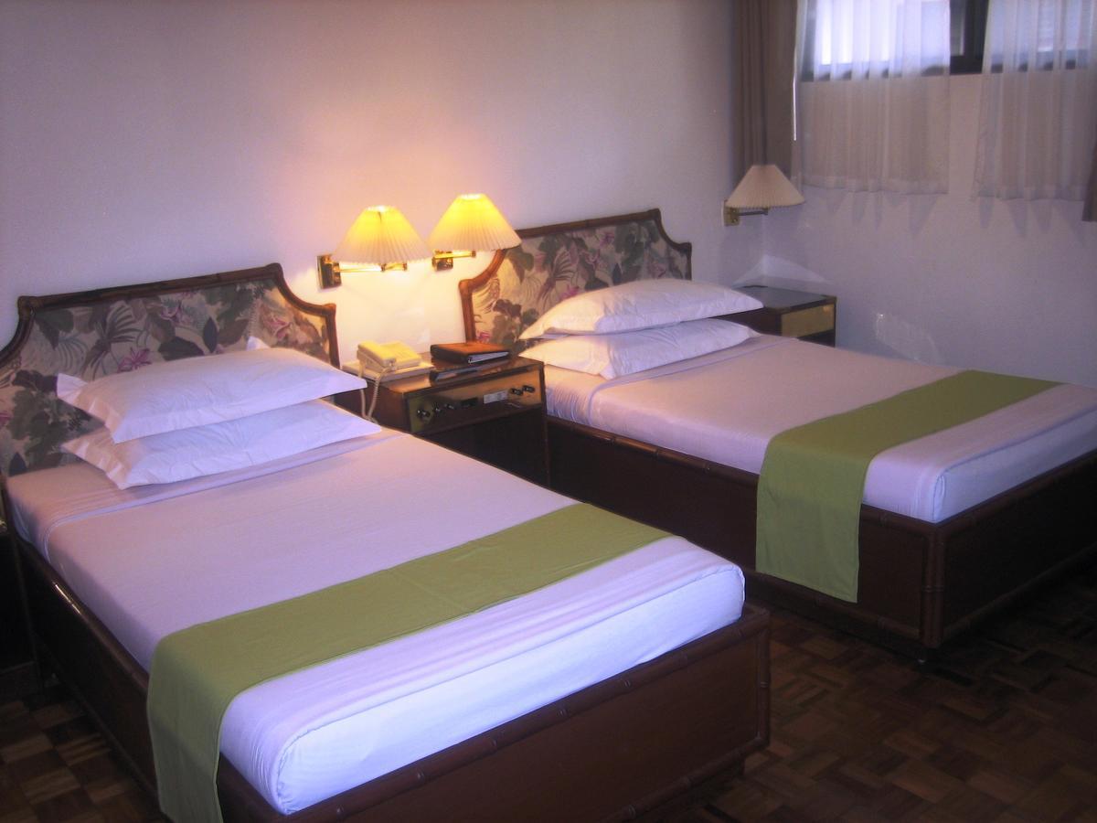 Oasis Hotel Angeles Bagian luar foto
